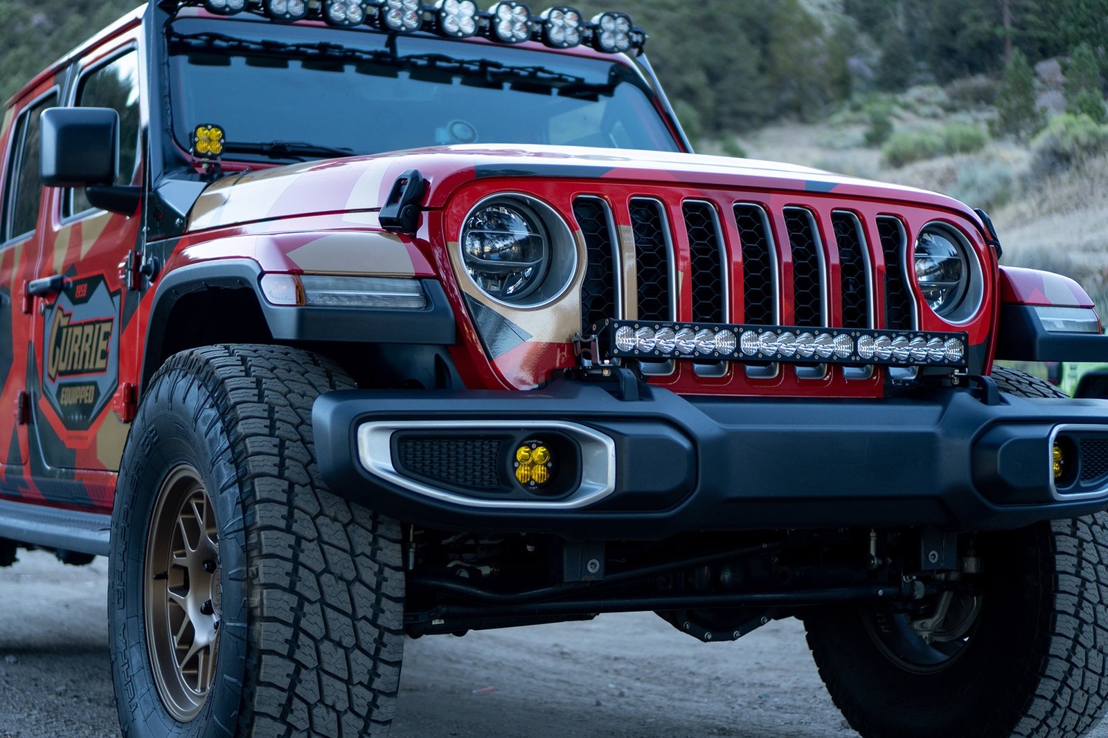 Jeep JL/JT 30 Inch OnX6+ Light Bar Kit w/Upfitter Baja Designs - Image 3