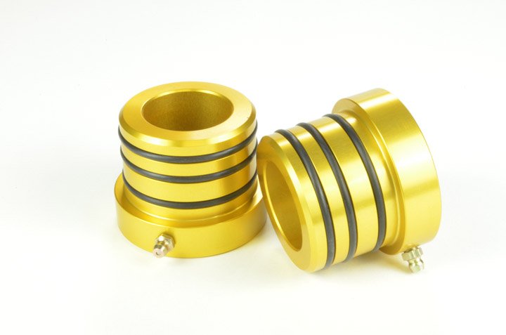 D44SK-PROK.jpg ~(5 lbs. 8X8X8)~ Keep the dirt and grime out of your Dynatrac Dana 44 ProRock axle tubes with RCV Dana 44 tube seals. The kit comes complete with 2 re-buildable tube seals each with 3 O-ring seals on the outer and 2 washer seals on the inner. Rebuilding these seals is qu