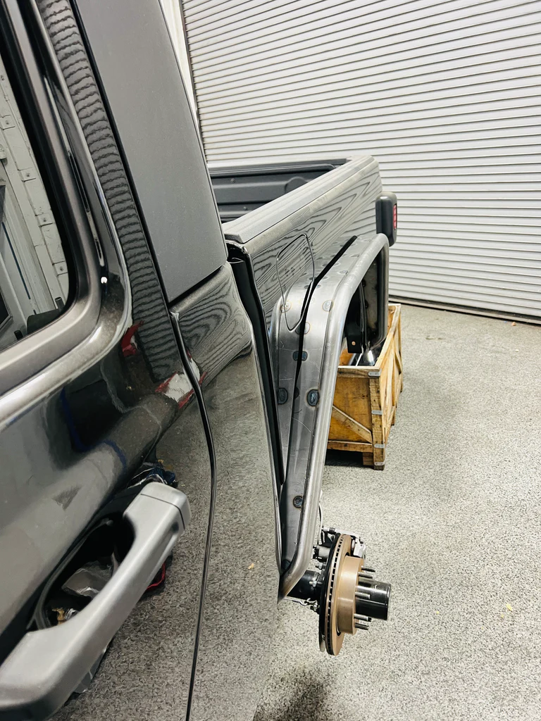 HIGHLINE TUBE FENDERS KSPEC FOR JT - Image 2