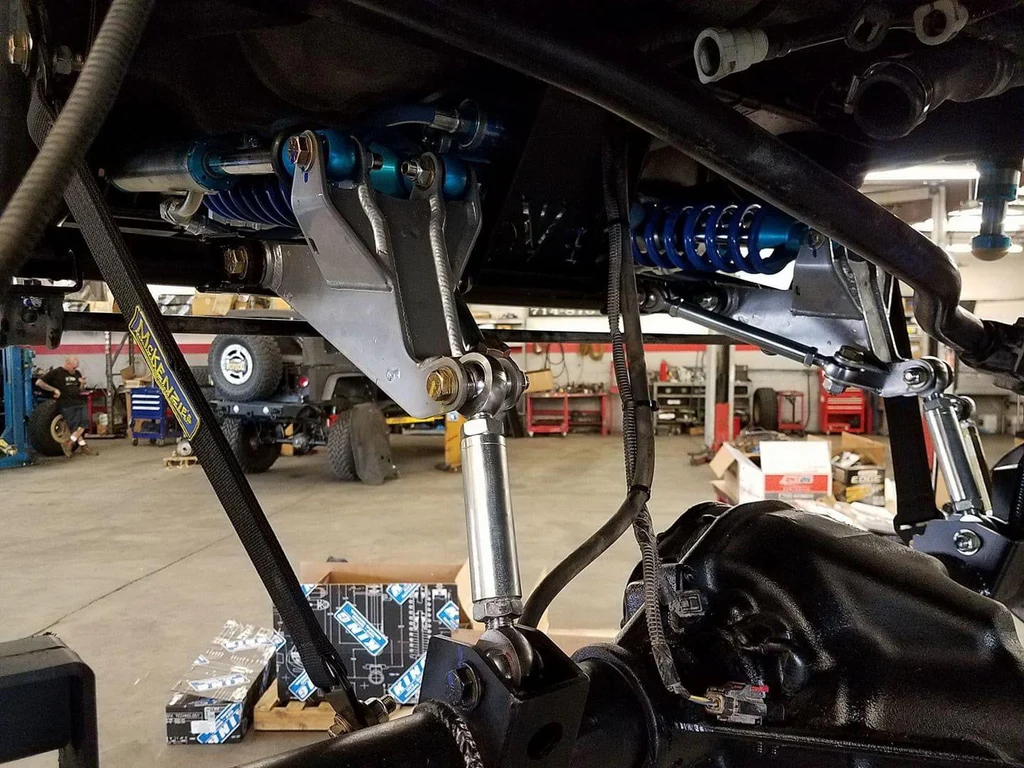 JK JKU REAR DOUBLE THROW DOWN EVOLEVER SYSTEM WITH KING COILOVER AND BYPASS SHOCKS JEEP WRANGLER - Image 3