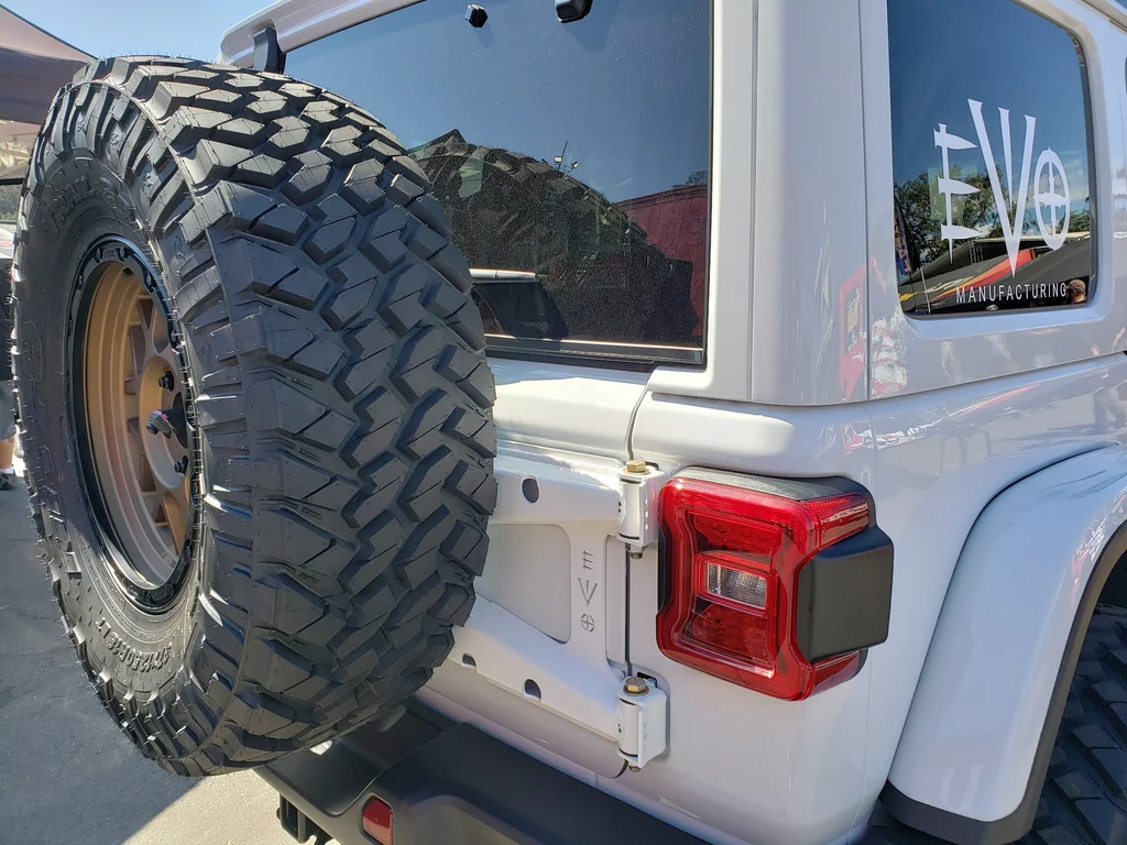 JEEP WRANGLER HEAVY DUTY HINGED SPARE TIRE CARRIER FOR JL/JLU - Image 2
